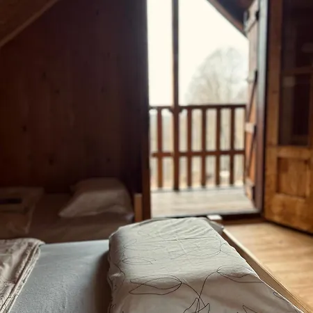 Chalet Somova Gora In The Woods *